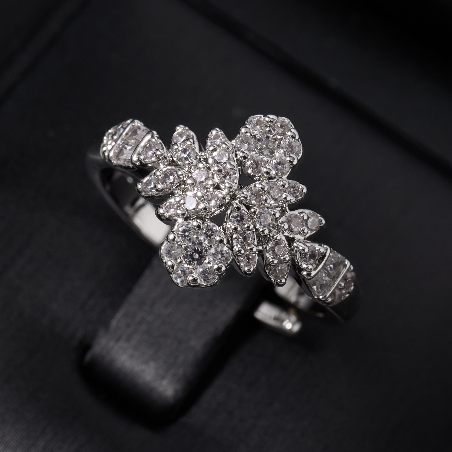 IN JEWELIFE Verstelbare Choker - String Of Pearls Plant recensie en prijs